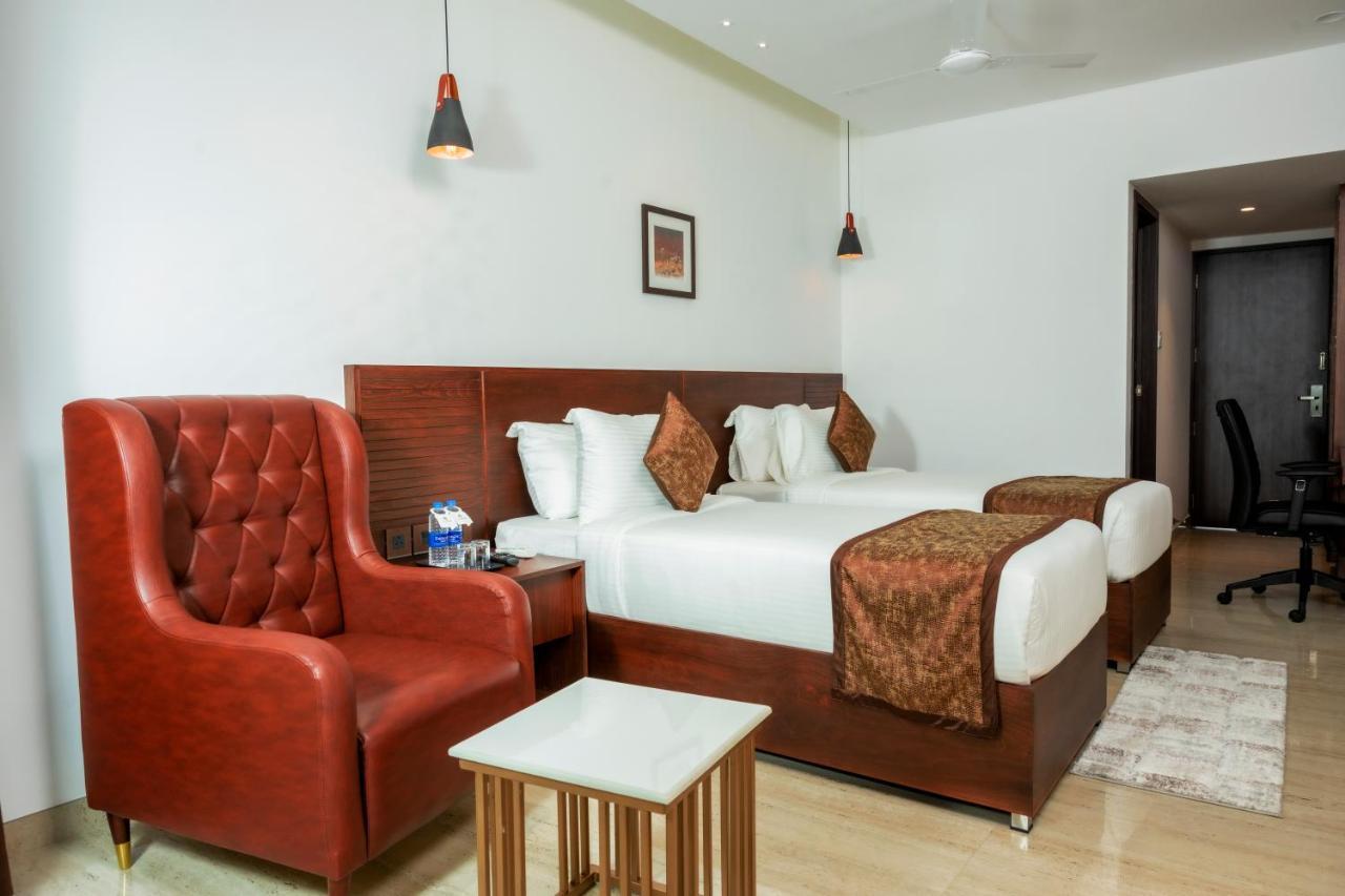 The Runway Hotel Kochi Екстериор снимка